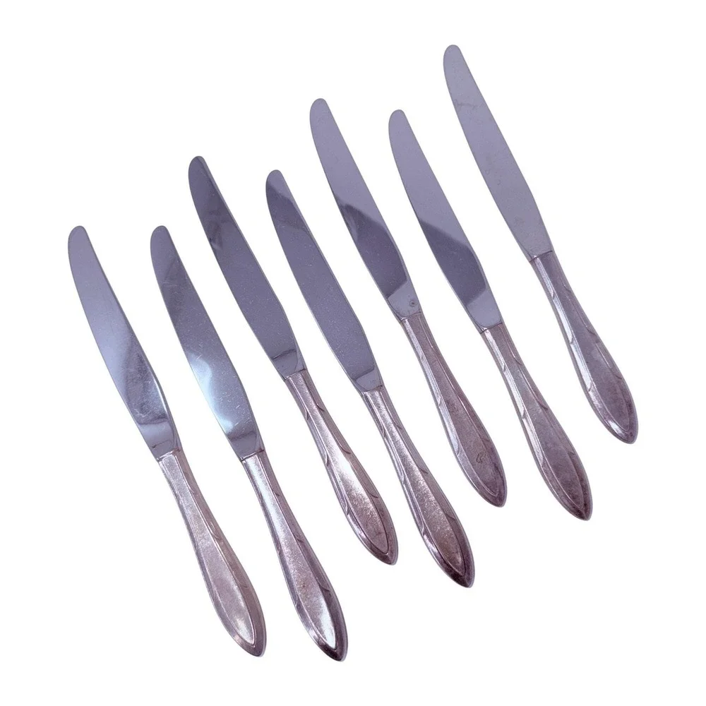 7 Dinner Knives 9 3/8
